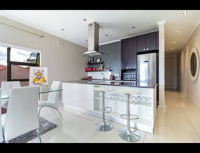 2 BEDROOM APARTMENT BLOCK TO LET IN VREDEHOEK